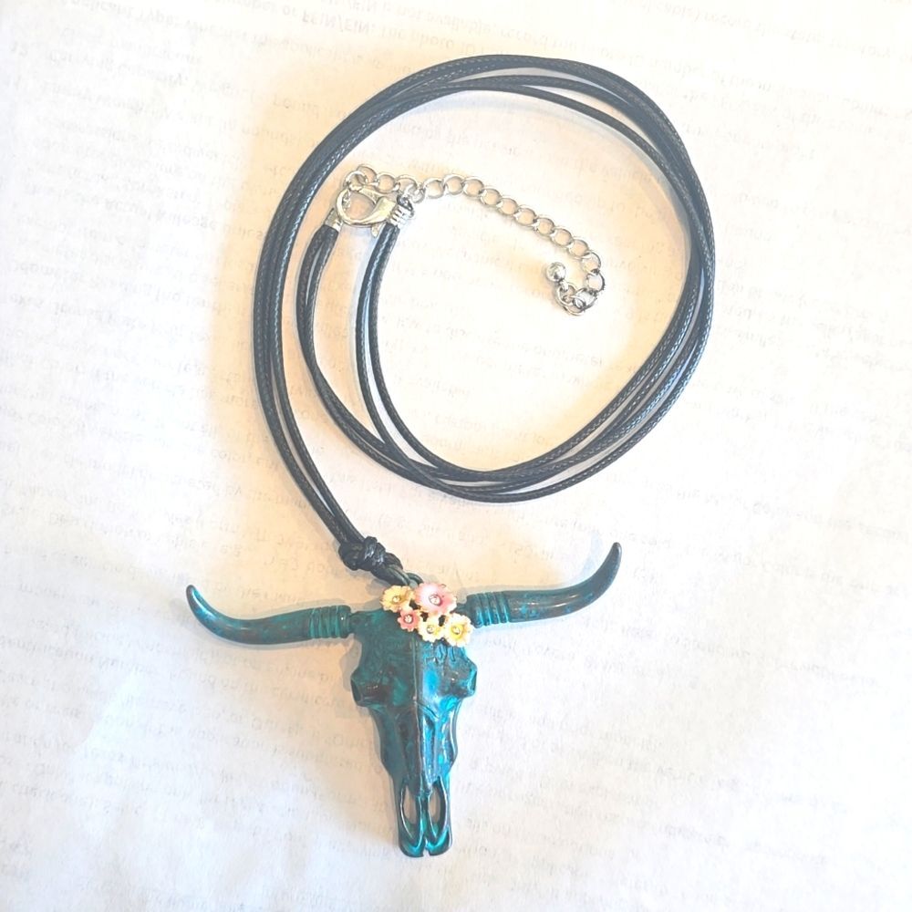 NEW Floral Bull Head Western Boho Necklace
